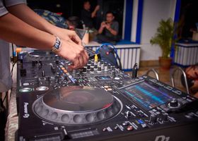 Open Decks: Riverside